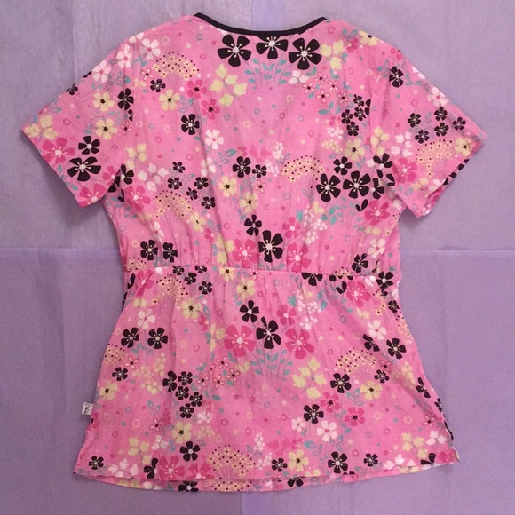 Cherokee Studio B Floral Scrub Top Size Medium - Picture 2 of 2